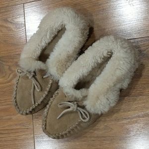 LL Bean shearling lined Moccasin slipper
